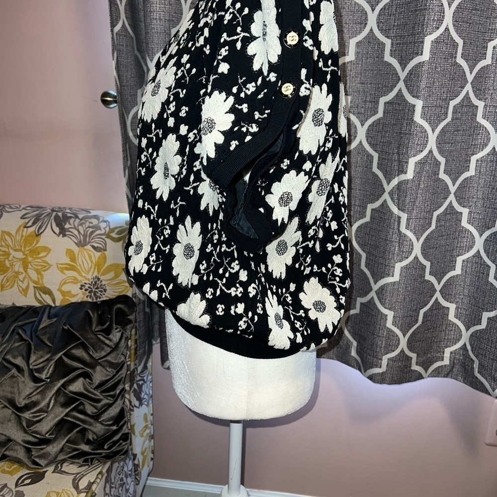 Chanel sweater from 2014 Resort Collection - Picture 3 of 12